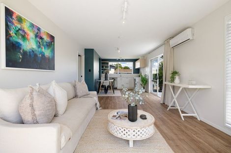 Photo of property in 18 Sawtell Place, Northcote, Christchurch, 8052