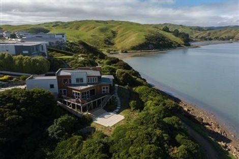 Photo of property in 43 Pendennis Point, Camborne, Porirua, 5026