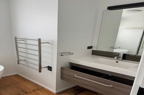 Photo of property in 28 Windsor Road, Bellevue, Tauranga, 3110