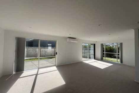 Photo of property in 3 Arthur Rolfe Lane, Swanson, Auckland, 0614