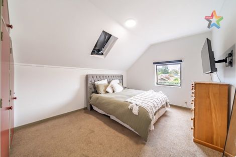 Photo of property in 19 Mcenroe Grove, Naenae, Lower Hutt, 5011