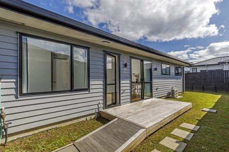 Photo of property in 18 Madden Avenue, Kumeu, 0810