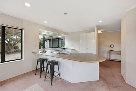 Photo of property in 76 Burswood Drive, Burswood, Auckland, 2013