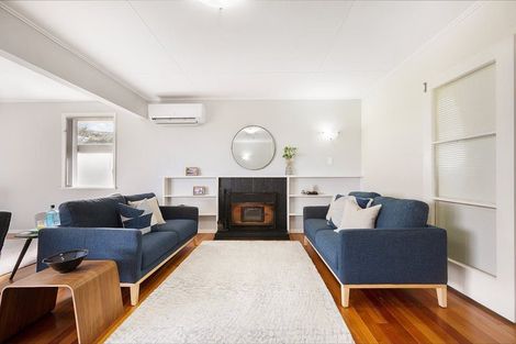 Photo of property in 61 Salford Street, Newlands, Wellington, 6037