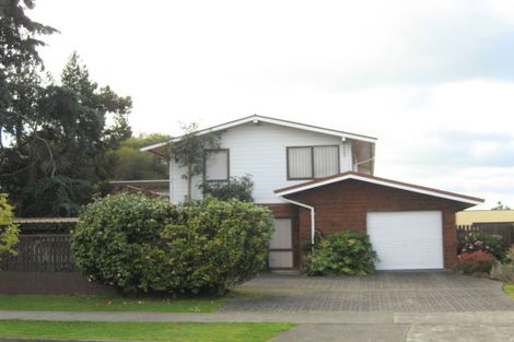 Photo of property in 17 Puriri Crescent, Edgecumbe, 3120