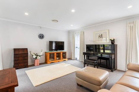 Photo of property in 20 John Downs Drive, Browns Bay, Auckland, 0630