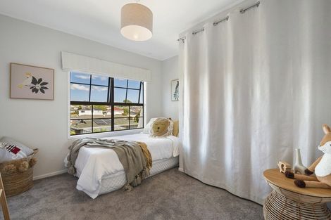 Photo of property in 8 Bellcroft Place, Belmont, Auckland, 0622