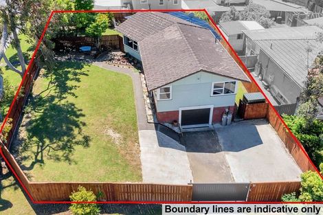 Photo of property in 31 Thornlow Street, Glendene, Auckland, 0602