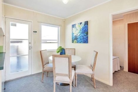 Photo of property in 2/37 Oriana Avenue, Lynfield, Auckland, 1042