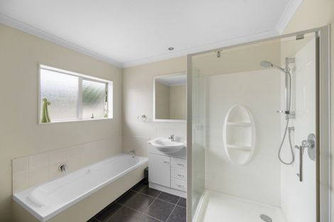 Photo of property in 396 Southland Place, Raureka, Hastings, 4120