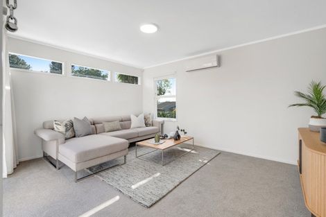 Photo of property in 2/66 Prince Regent Drive, Half Moon Bay, Auckland, 2012