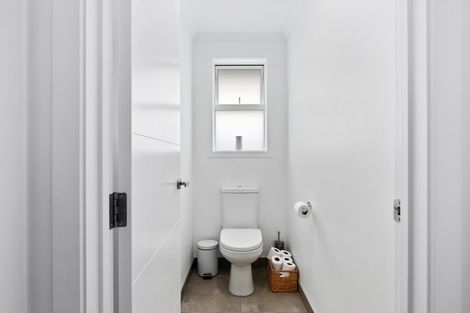 Photo of property in 22 Ballintoy Park Drive, Welcome Bay, Tauranga, 3175