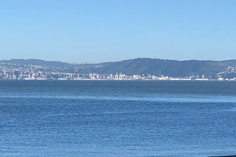 Photo of property in 2a Pitoitoi Road, Days Bay, Lower Hutt, 5013