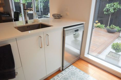 Photo of property in 95c Edgeware Road, St Albans, Christchurch, 8014