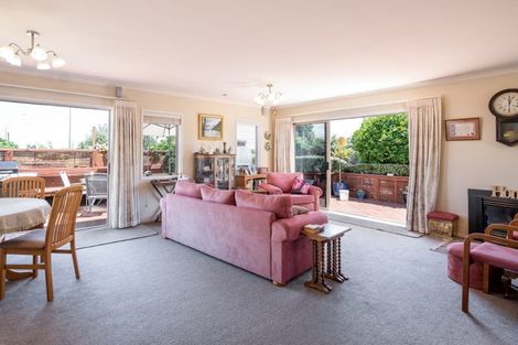 Photo of property in 92 Cambridge Road, Hillcrest, Hamilton, 3216