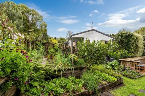 Photo of property in 3 Emery Grove, Bayview, Auckland, 0629