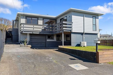 Photo of property in 79 Mould Street, Waitara, 4320