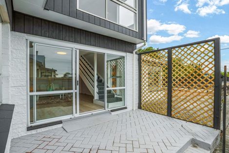 Photo of property in 254 Lake Terrace Road, Shirley, Christchurch, 8061