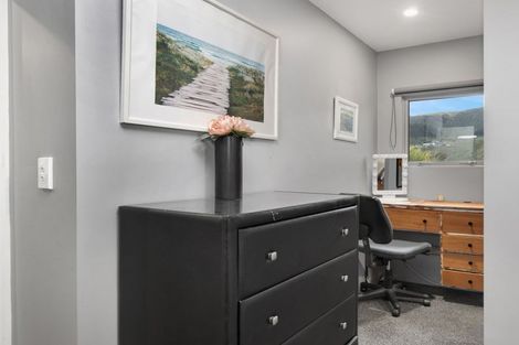 Photo of property in 25a Bell Street, Tawa, Wellington, 5028