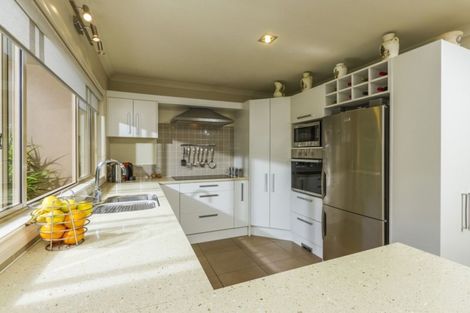 Photo of property in 58 English Oak Drive, Schnapper Rock, Auckland, 0632