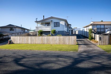 Photo of property in 16 Aratapu Street, Waitara, 4320