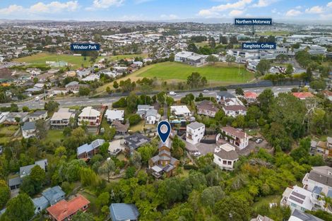 Photo of property in 433 East Coast Road, Mairangi Bay, Auckland, 0630