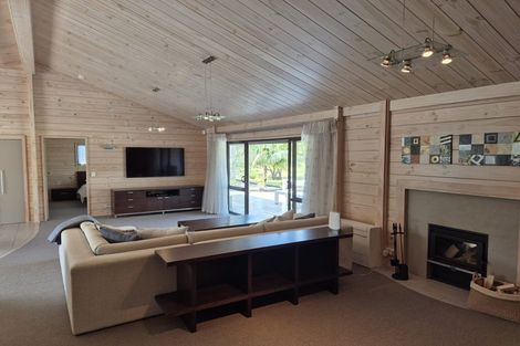 Photo of property in 101 Vista Paku, Pauanui, Hikuai, 3579