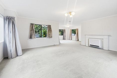 Photo of property in 2 The Glen, Hokowhitu, Palmerston North, 4410