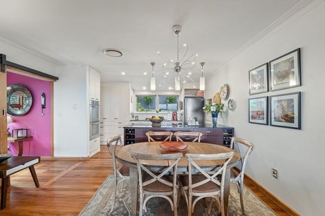 Photo of property in 1/15 Karitane Drive, Cashmere, Christchurch, 8022