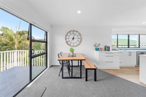 Photo of property in 44 Penton Road, Stanmore Bay, Whangaparaoa, 0932