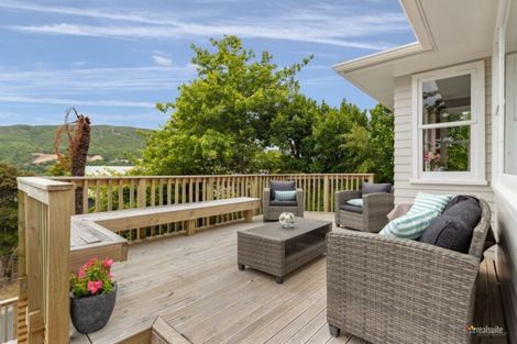 Photo of property in 16 Manor Drive, Stokes Valley, Lower Hutt, 5019