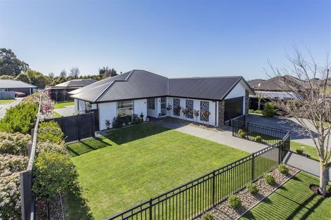 Photo of property in 29 Franklin Drive, Rangiora, 7400