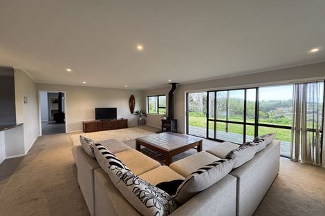 Photo of property in 1435 Old North Road, Helensville, 0875