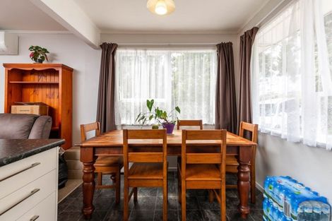 Photo of property in 29 Cron Avenue, Te Atatu South, Auckland, 0610