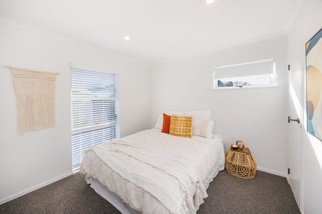 Photo of property in 9 Pinedale Parade, Milson, Palmerston North, 4414
