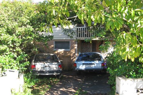 Photo of property in 552 East Coast Road, Windsor Park, Auckland, 0630