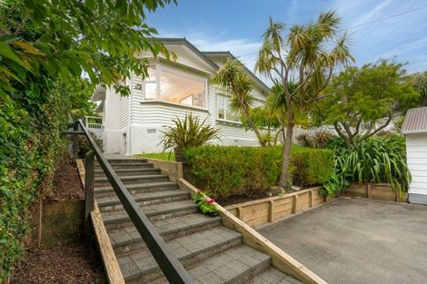 Photo of property in 53 Severn Street, Island Bay, Wellington, 6023