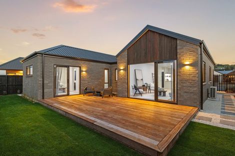 Photo of property in 8 Greystone Close, Halswell, 8025