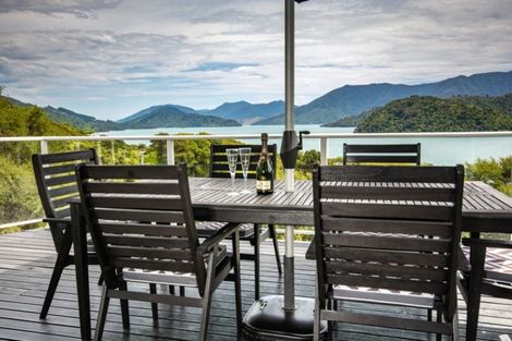 Photo of property in 16 Lawrence Street, Havelock, 7100