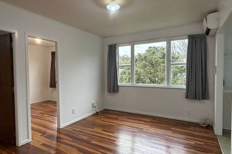 Photo of property in 147 Ruskin Road, Newlands, Wellington, 6037