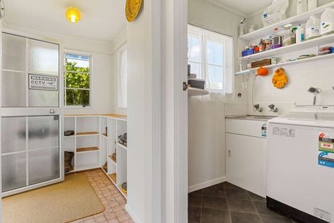 Photo of property in 37 Stratford Drive, Cable Bay, 0420