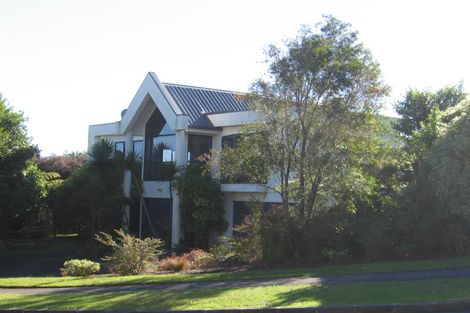 Photo of property in 19 Silkwood Grove, Totara Heights, Auckland, 2105