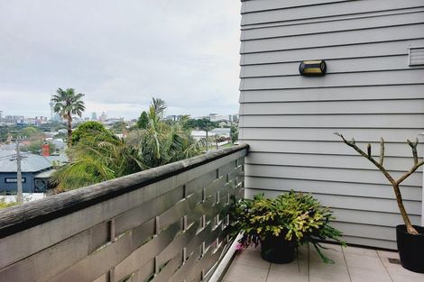 Photo of property in 3b/44 Aitken Terrace, Kingsland, Auckland, 1021