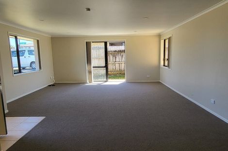 Photo of property in 49 Cyclamen Road, Mangere, Auckland, 2022