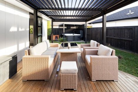 Photo of property in 13 Sydney Place, Flagstaff, Hamilton, 3210