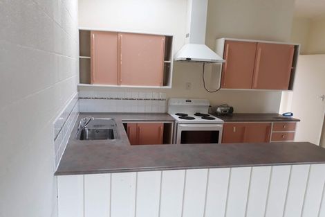 Photo of property in 2 Goddard Grove, Churton Park, Wellington, 6037