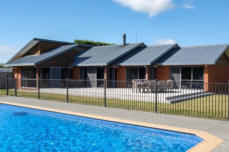 Photo of property in 18 Jackson Road, Waerengaahika, Gisborne, 4071