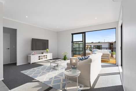 Photo of property in 22 Kuku Avenue, Red Beach, 0932