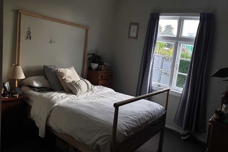 Photo of property in 51 Onewa Road, Northcote, Auckland, 0627