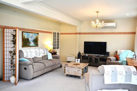 Photo of property in 243/1 Stokes Valley Road, Stokes Valley, Lower Hutt, 5019